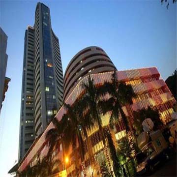 Markets flat in opening trades; HDFC & M&M top losers